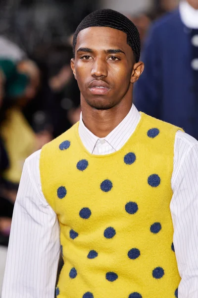 Look 60